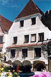 Ein altes Handelshaus (Stadtplatz 19)