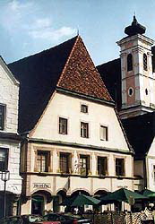 Das Gasthaus zum "Goldenen Ochsen" (Stadtplatz 35)